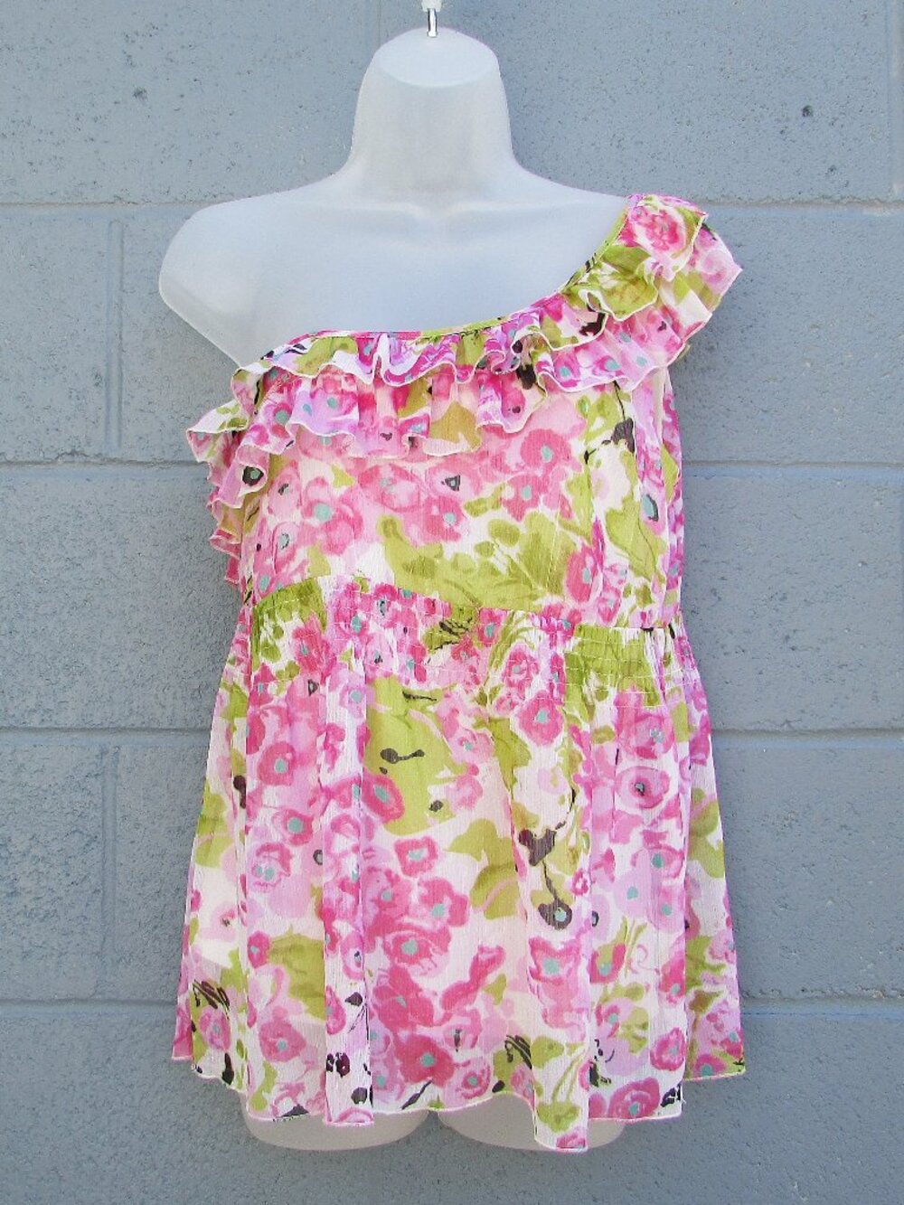 Nicole by Nicole Miller one shoulder blouse M